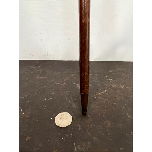 78 - Hardwood walking cane, 92 cm long

This lot is available for in-house shipping