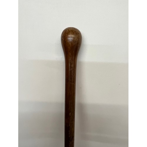 78 - Hardwood walking cane, 92 cm long

This lot is available for in-house shipping