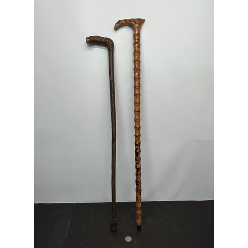 78 - Hardwood walking cane, 92 cm long

This lot is available for in-house shipping