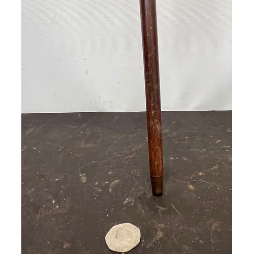 80 - Harwood walking cane, 90 cm long.

This lot is available for in-house shipping