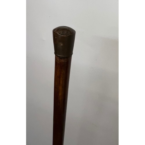 80 - Harwood walking cane, 90 cm long.

This lot is available for in-house shipping