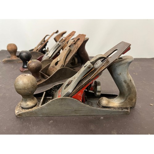 176 - Wood working tools, four carpenters planes, Milbro, Record etc.            23

This lot is available... 