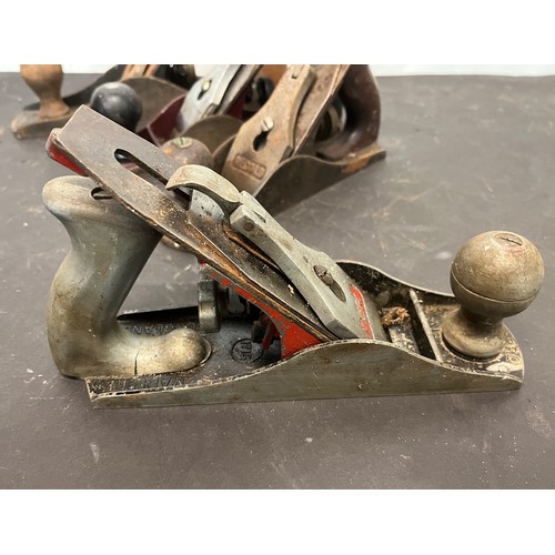 176 - Wood working tools, four carpenters planes, Milbro, Record etc.            23

This lot is available... 