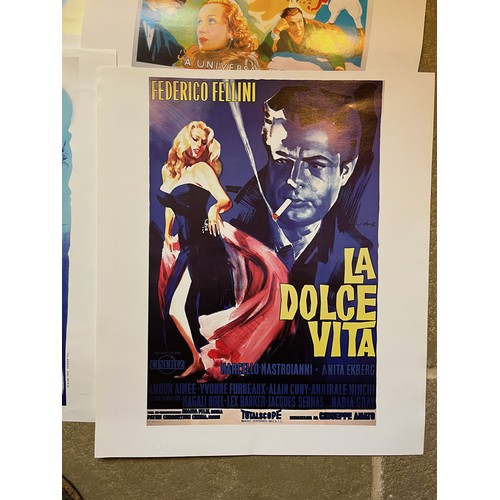 340 - Film posters, six quality prints of iconic movie posters, Gone With the Wind Casablanca, La Dolce Vi... 