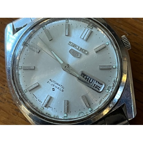 149 - A 1970’s Gents automatic day date Seiko wristwatch, working.


This lot is available for in-house sh... 