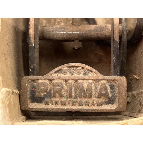 30 - Automobilia, garage workshop tools, boxed Prima brand foot pump.

This lot is available for in-house... 