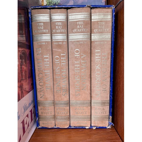 92 - Books, mixed collection, OED, Larousse, art, poetry and classics.

This lot is available for in-hous... 