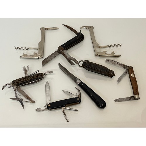 119 - Pocket knives a collection of folding tools etc 8 in all.

This lot is available for in-house shippi... 