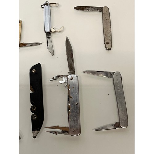 120 - Pocket knives a collection of folding tools etc 14 in all.

This lot is available for in-house shipp... 