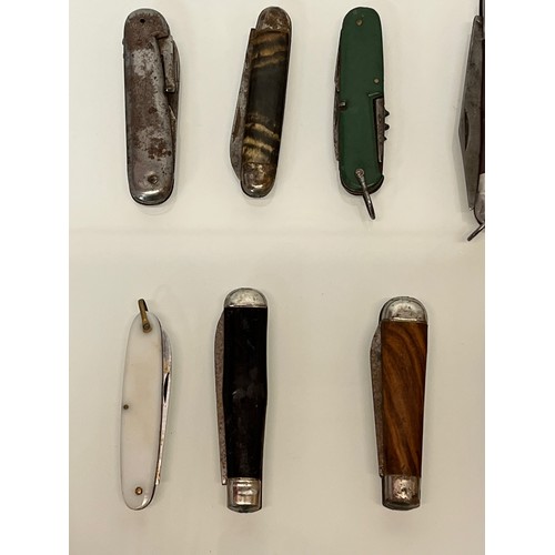 123 - Pocket knives a collection of folding tools etc 15 in all.

This lot is available for in-house shipp... 