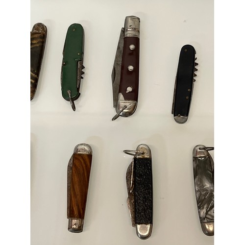 123 - Pocket knives a collection of folding tools etc 15 in all.

This lot is available for in-house shipp... 