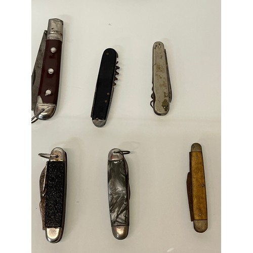 123 - Pocket knives a collection of folding tools etc 15 in all.

This lot is available for in-house shipp... 