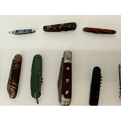 123 - Pocket knives a collection of folding tools etc 15 in all.

This lot is available for in-house shipp... 