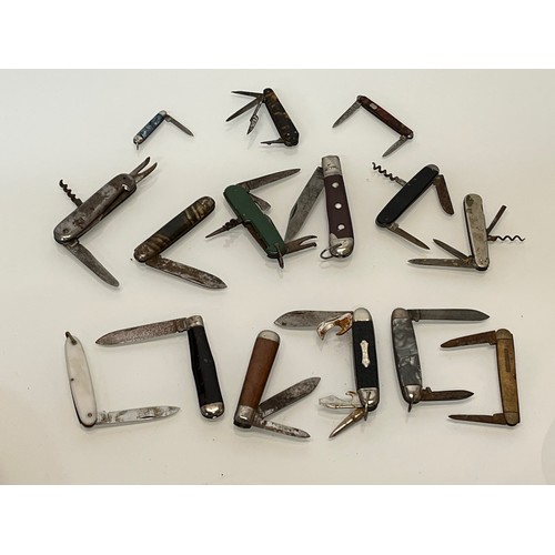 123 - Pocket knives a collection of folding tools etc 15 in all.

This lot is available for in-house shipp... 