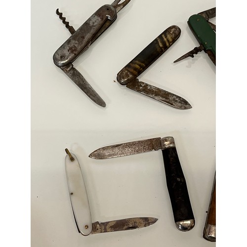 123 - Pocket knives a collection of folding tools etc 15 in all.

This lot is available for in-house shipp... 