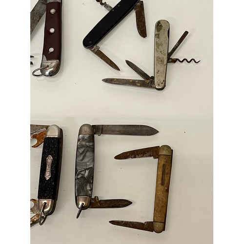 123 - Pocket knives a collection of folding tools etc 15 in all.

This lot is available for in-house shipp... 