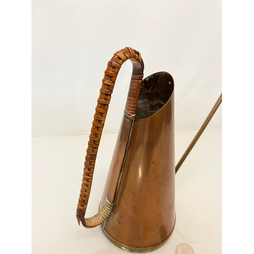 125 - Copper watering can.

This lot is available for in-house shipping