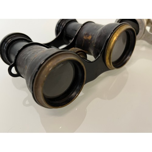 128 - Binoculars, field glasses and opera glasses.

This lot is available for in-house shipping