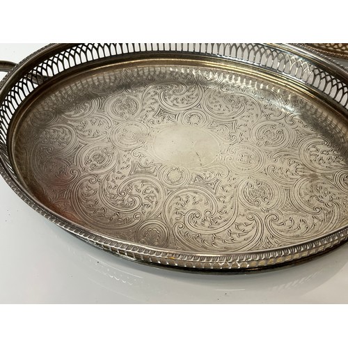 132 - Plated table wares, three serving trays

This lot is available for in-house shipping