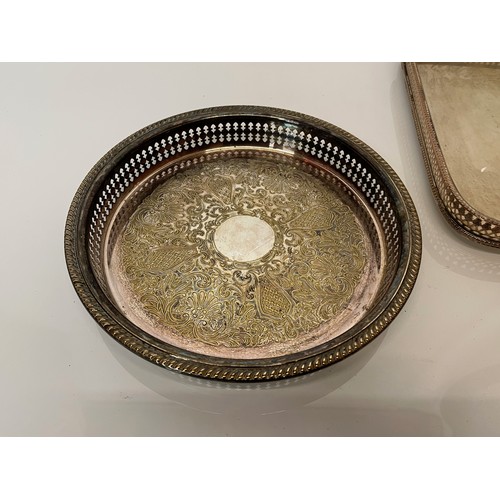 132 - Plated table wares, three serving trays

This lot is available for in-house shipping