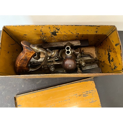 151 - Tools, collection of wood working tools, Stanley rebate plane and parts in it’s original tin box.

T... 