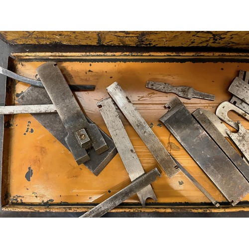 151 - Tools, collection of wood working tools, Stanley rebate plane and parts in it’s original tin box.

T... 