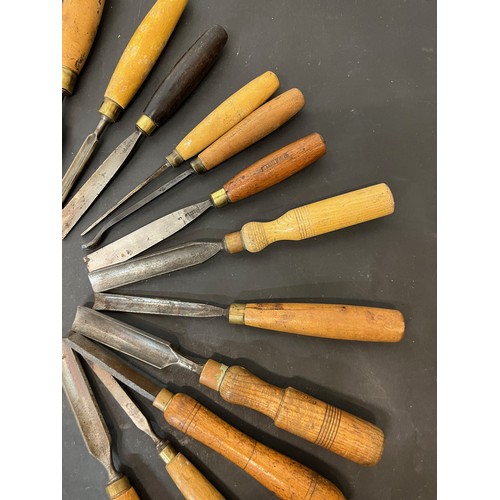 154 - Tools, collection of wood working tools, collection of turning chisels.

This lot is available for i... 