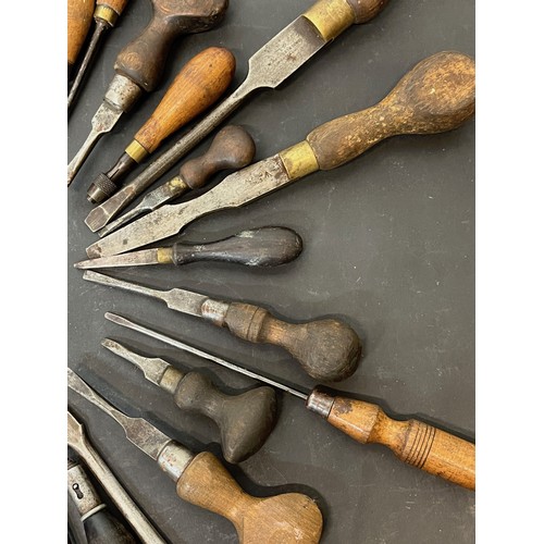 157 - Tools, collection of wood working tools, collection of screwdrivers

This lot is available for in-ho... 