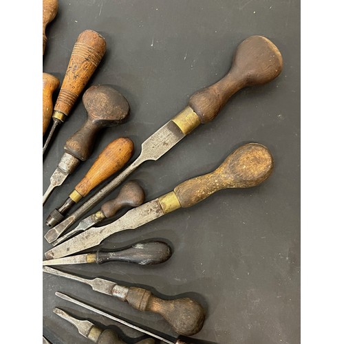 157 - Tools, collection of wood working tools, collection of screwdrivers

This lot is available for in-ho... 