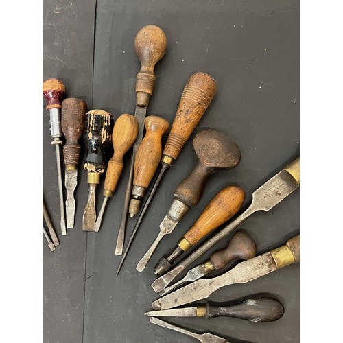 157 - Tools, collection of wood working tools, collection of screwdrivers

This lot is available for in-ho... 