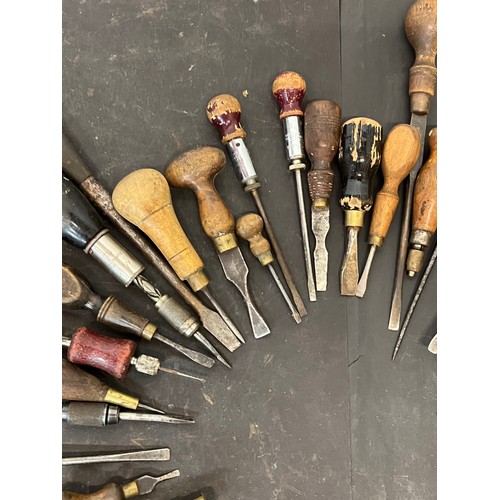 157 - Tools, collection of wood working tools, collection of screwdrivers

This lot is available for in-ho... 