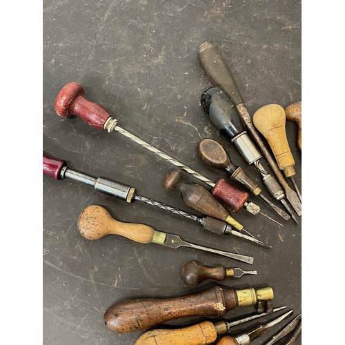 157 - Tools, collection of wood working tools, collection of screwdrivers

This lot is available for in-ho... 