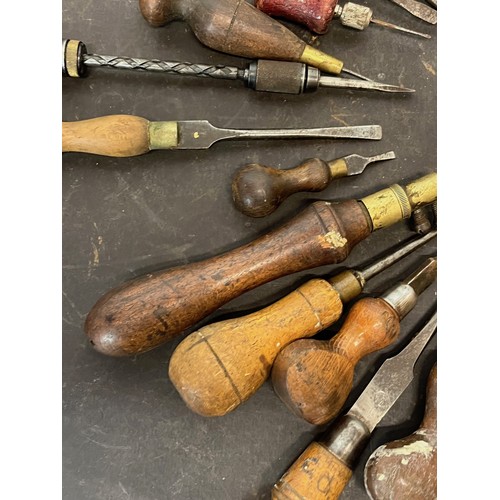 157 - Tools, collection of wood working tools, collection of screwdrivers

This lot is available for in-ho... 