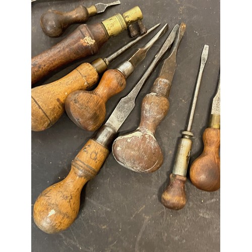 157 - Tools, collection of wood working tools, collection of screwdrivers

This lot is available for in-ho... 