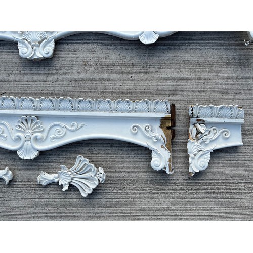 190 - Architectural salvage three large sections of decorative coving sections. alrgest is 78 inches long
... 