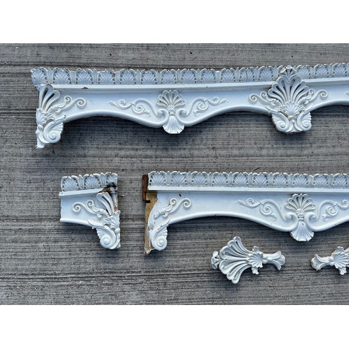 190 - Architectural salvage three large sections of decorative coving sections. alrgest is 78 inches long
... 