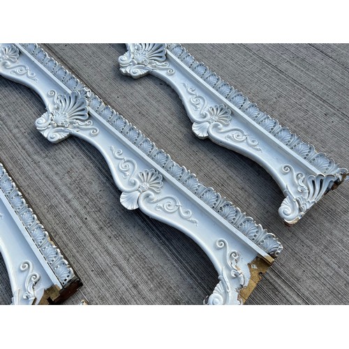 190 - Architectural salvage three large sections of decorative coving sections. alrgest is 78 inches long
... 