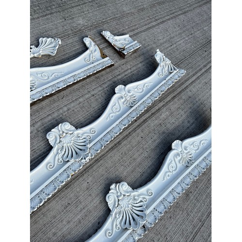 190 - Architectural salvage three large sections of decorative coving sections. alrgest is 78 inches long
... 