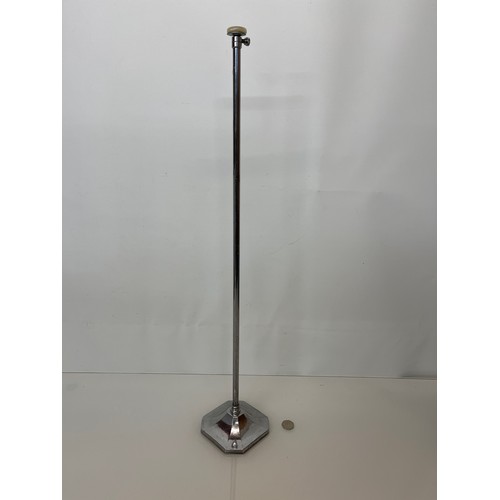 379 - Art Deco vintage adjustable shop display stand.

This lot is available for in-house shipping