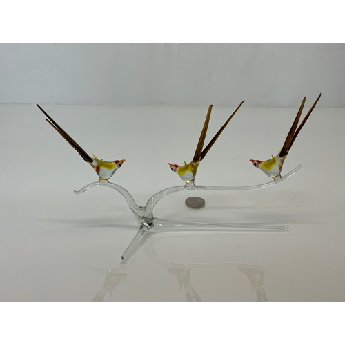 31 - Murano glass figures of birds, large and very delicate group of three on a branch structure.

This l... 