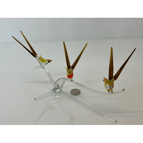 31 - Murano glass figures of birds, large and very delicate group of three on a branch structure.

This l... 