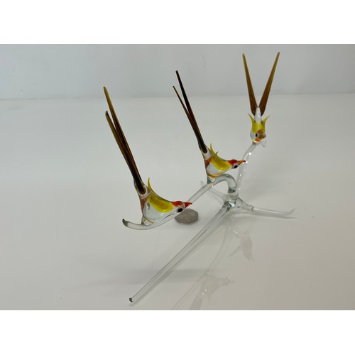 31 - Murano glass figures of birds, large and very delicate group of three on a branch structure.

This l... 