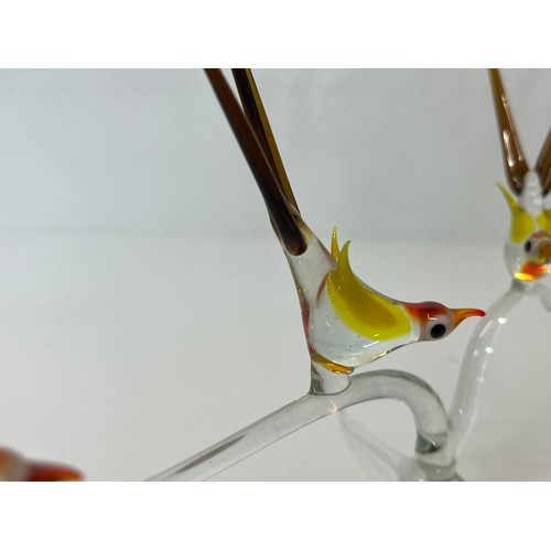 31 - Murano glass figures of birds, large and very delicate group of three on a branch structure.

This l... 