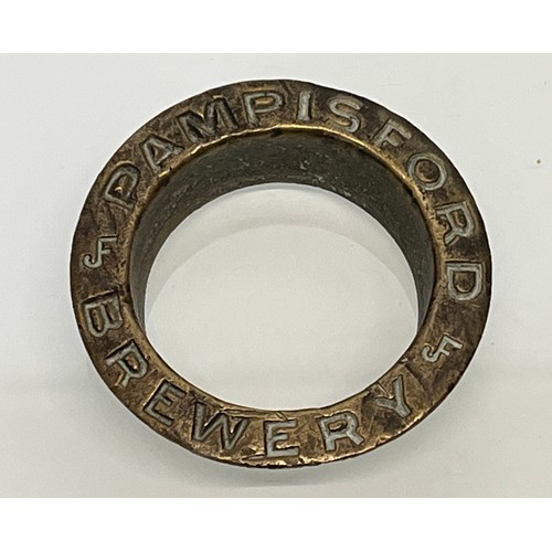 149 - Breweryania, a brass barrel insert for the Pampisford Brewery Cambridgeshire. 3 inches in diameter.
... 