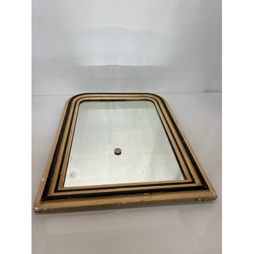 396 - Wall mirror with painted frame 68cm x 52cm

This lot is collection only.