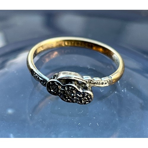 360 - Art Deco ring, three Diamonds in a platinum mount on an 18ct gold ring.

This lot is available for i... 