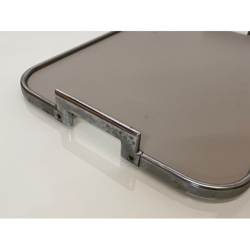 391 - Art Deco serving tray with chrome plated brass surround and handles, made by Servex, 47 cm long.

In... 