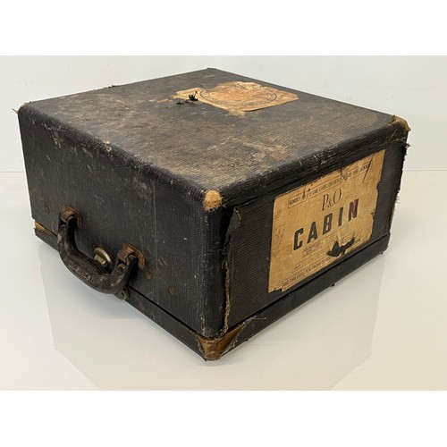 6 - Cased portable typewriter.

This lot is available for in-house shipping