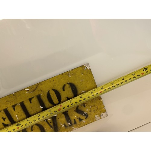 16 - Vintage road signs directing to Stacey Hill Collection. Each 50 cm long.

This lot is available for ... 