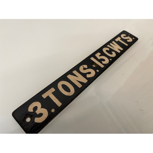 18 - Automobilia, a hand painted metal sign for vehicle weights 36 cm long.

This lot is available for in... 